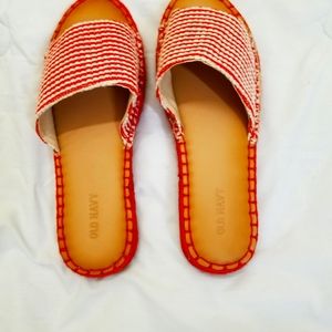 Old Navy Slippers/Size 8.5/Red and White/NWOT